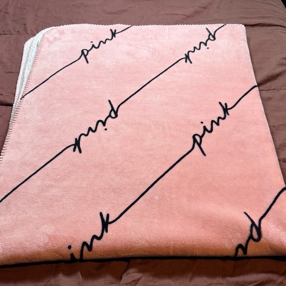 Throw Blanket by Pink Victoria’s Secret Brand.  EUC! - Picture 11 of 12